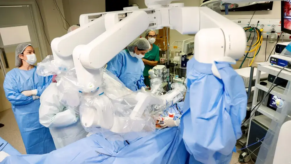 Brasil, Chile e Panamá fazem cirurgia robótica inédita e simultânea