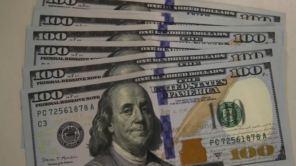 Dólar fecha em alta a R$ 5,11 com alívio no cenário externo