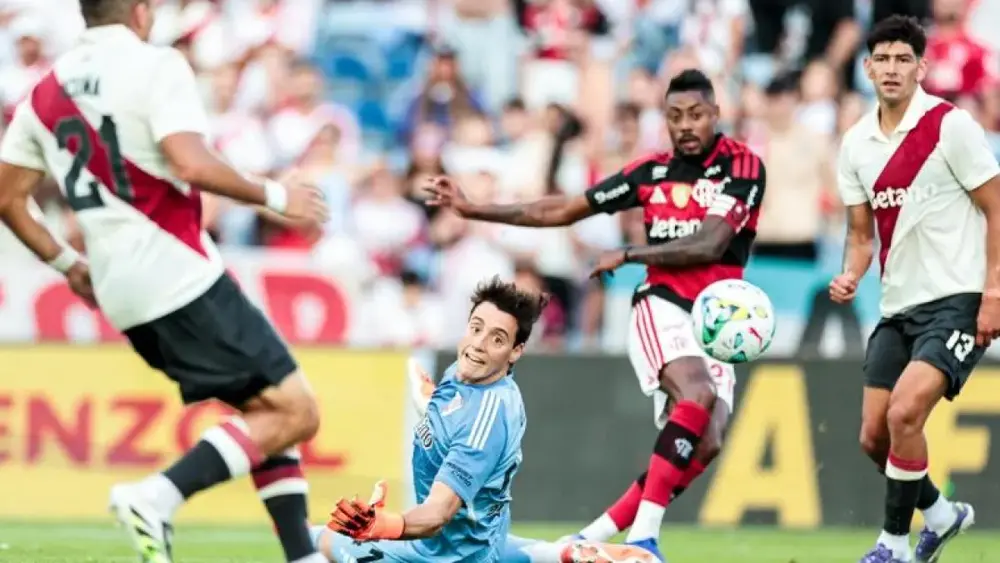 Flamengo empata com River Plate em amistoso em Portugal