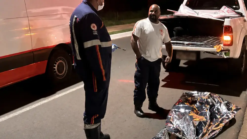 Homem é morto a facadas em pátio de condomínio em Três Lagoas
