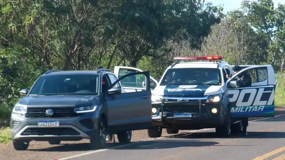 Paratleta é preso com carro furtado ao tentar fugir da PM na BR-262